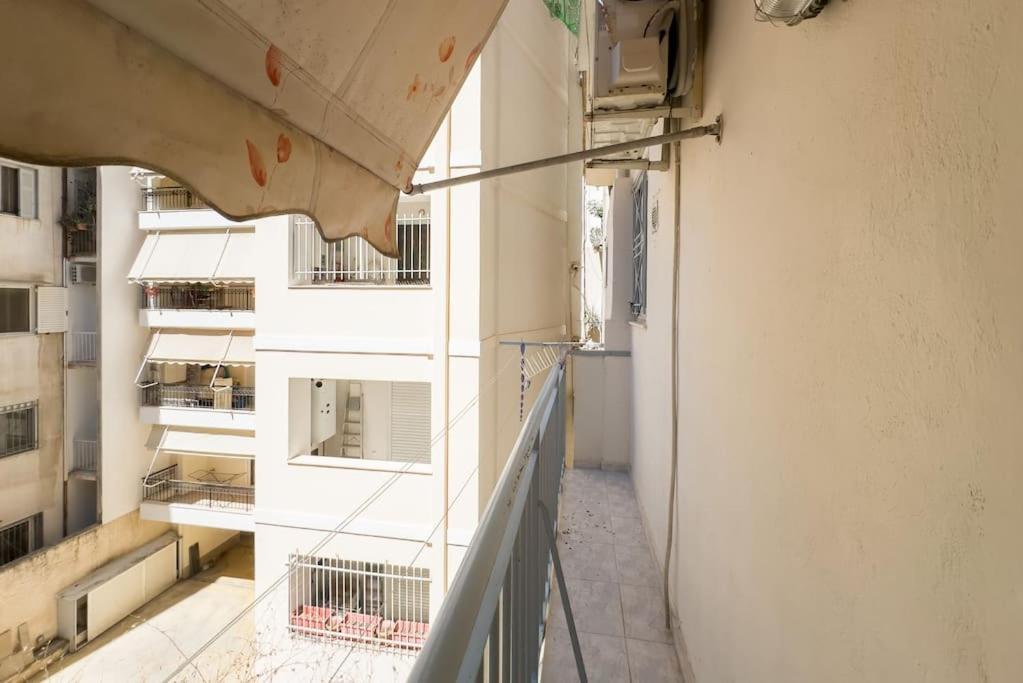 Apartamento Pagrati Cozy Retreat Atenas Exterior foto
